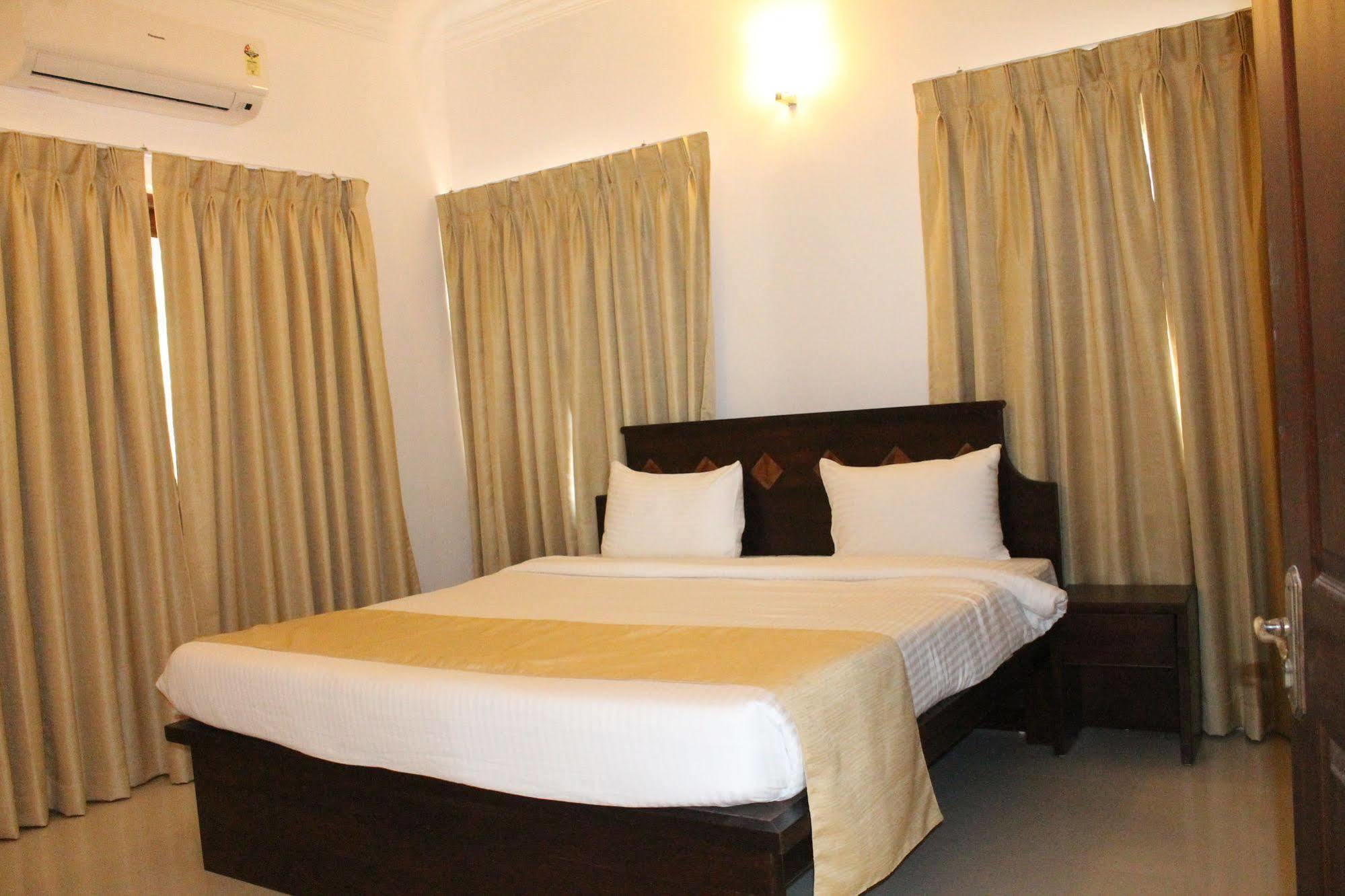 Pinto Rosario Square Resort Ucassaim Экстерьер фото