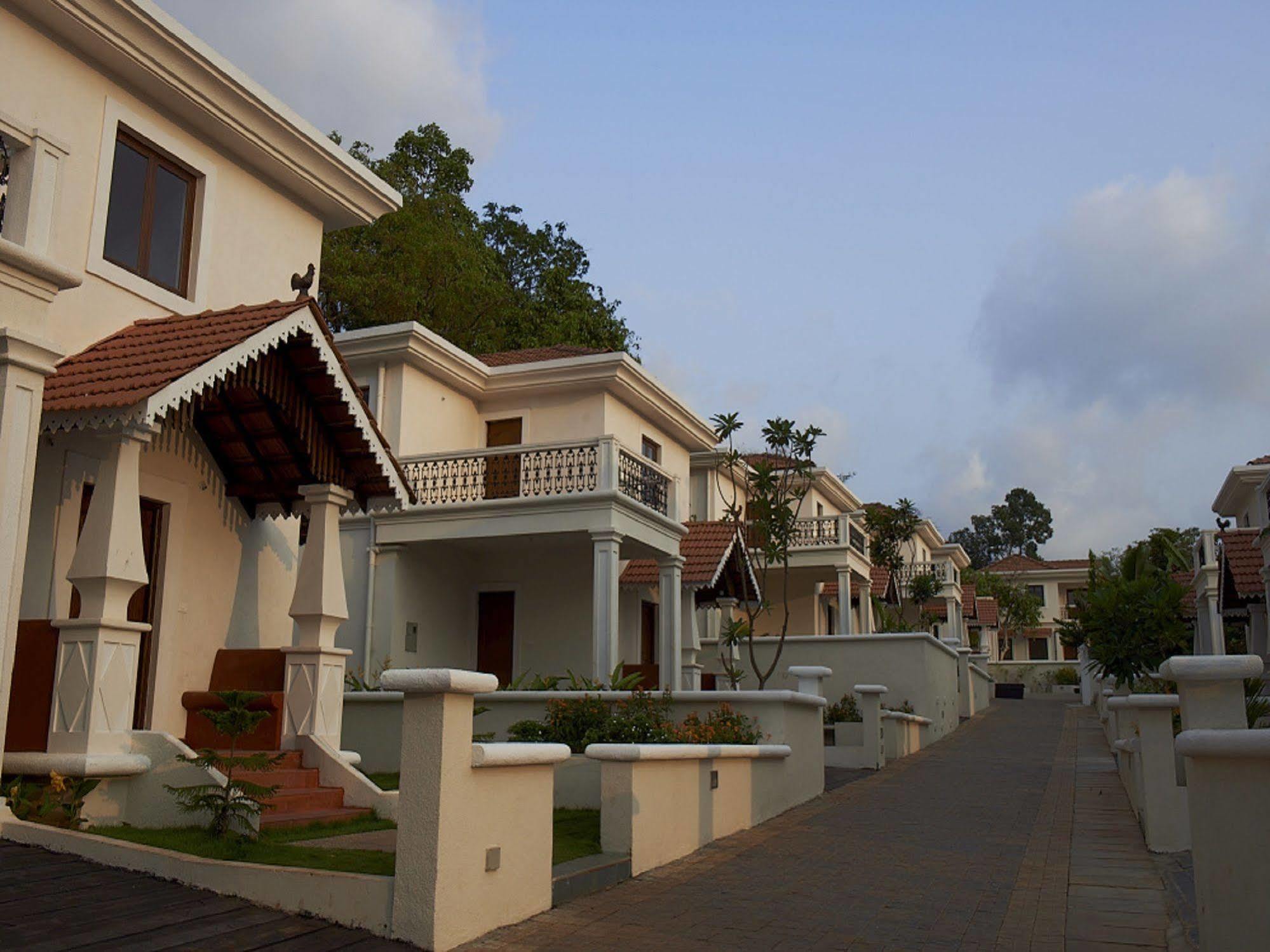 Pinto Rosario Square Resort Ucassaim Экстерьер фото