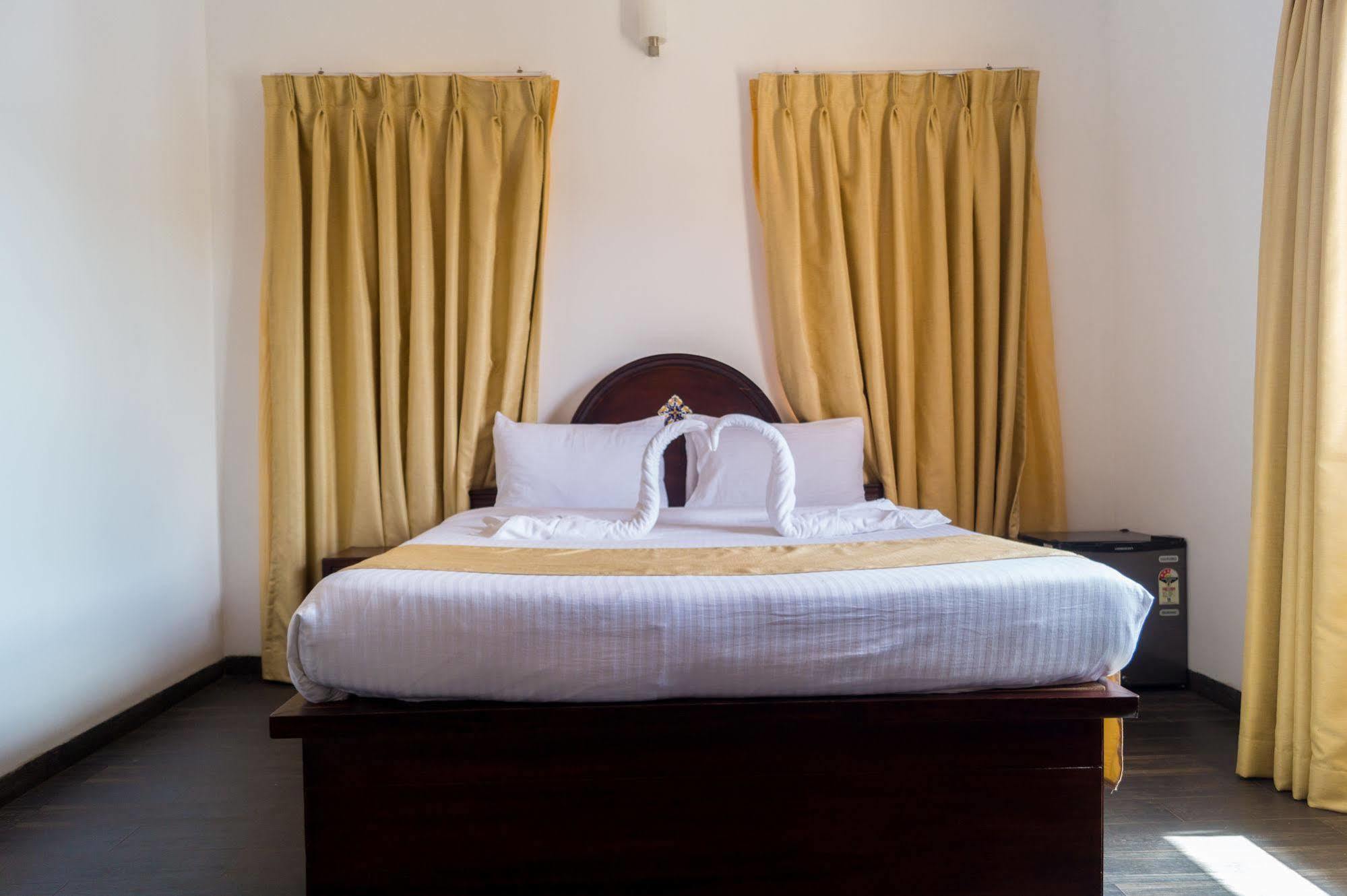 Pinto Rosario Square Resort Ucassaim Экстерьер фото